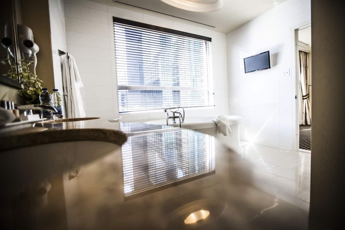 Particular Room Cannes | Bathroom