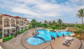 Cosy Room | Outdoor pool