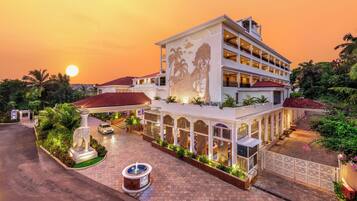 Fachada de la propiedad