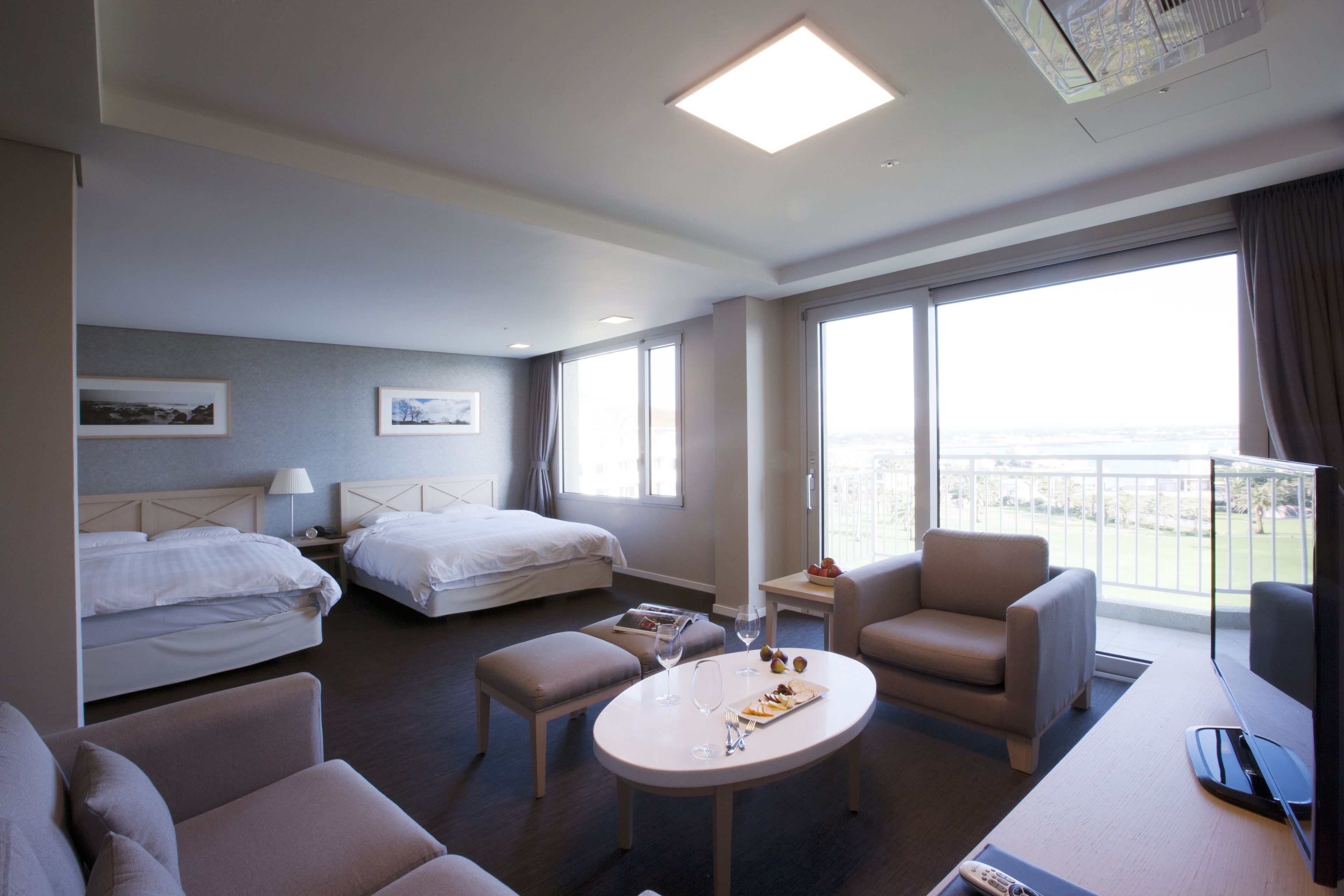 1 bedroom, minibar, in-room safe, blackout curtains