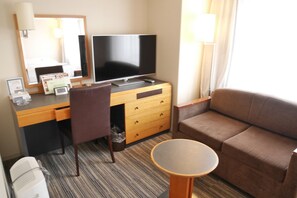 32-inch flat-screen TV with digital channels, TV - Sotetsu Fresa Inn Tokyo-Kamata (Tokyo)