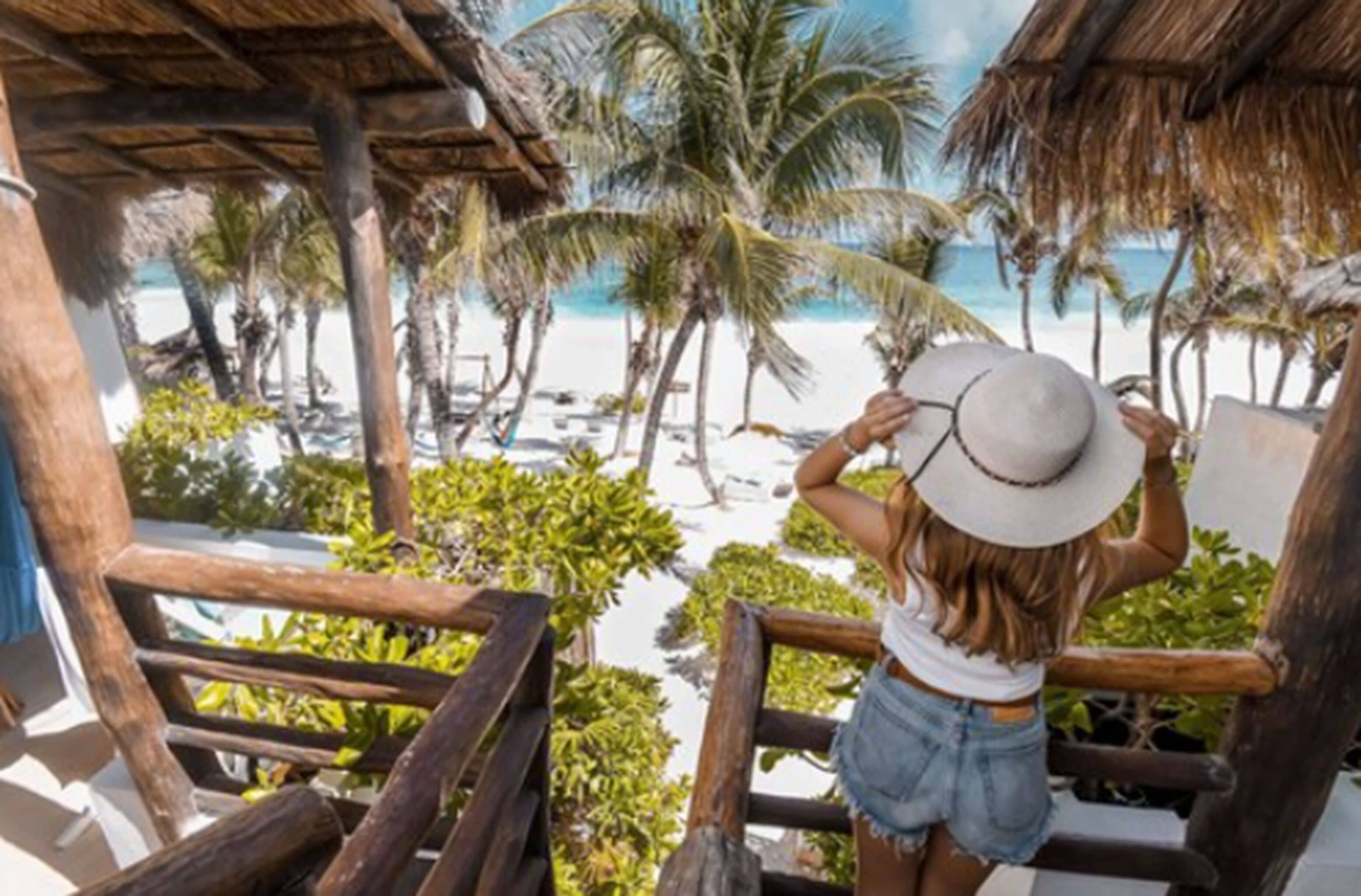 Beachfront Rooftop Beach View | Een minibar, een kluis op de kamer, verduisterende gordijnen
