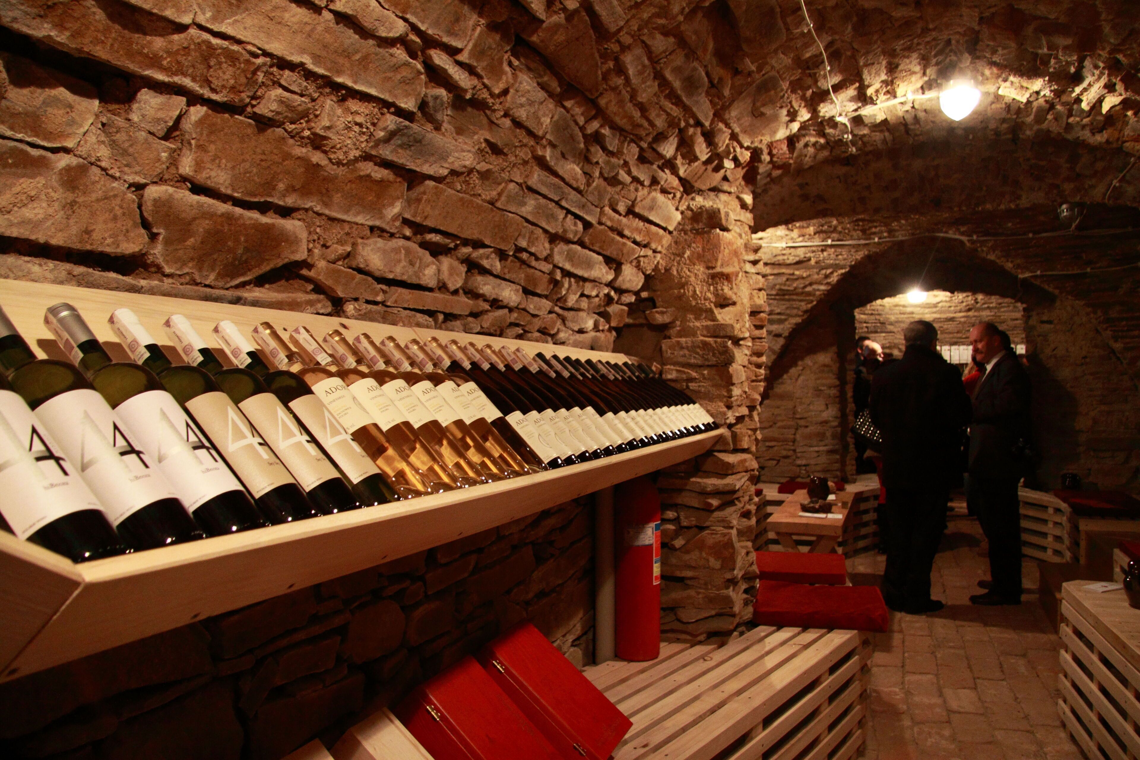 tasting room