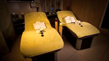 Couples treatment rooms, sauna, hot tub, Turkish bath, body treatments