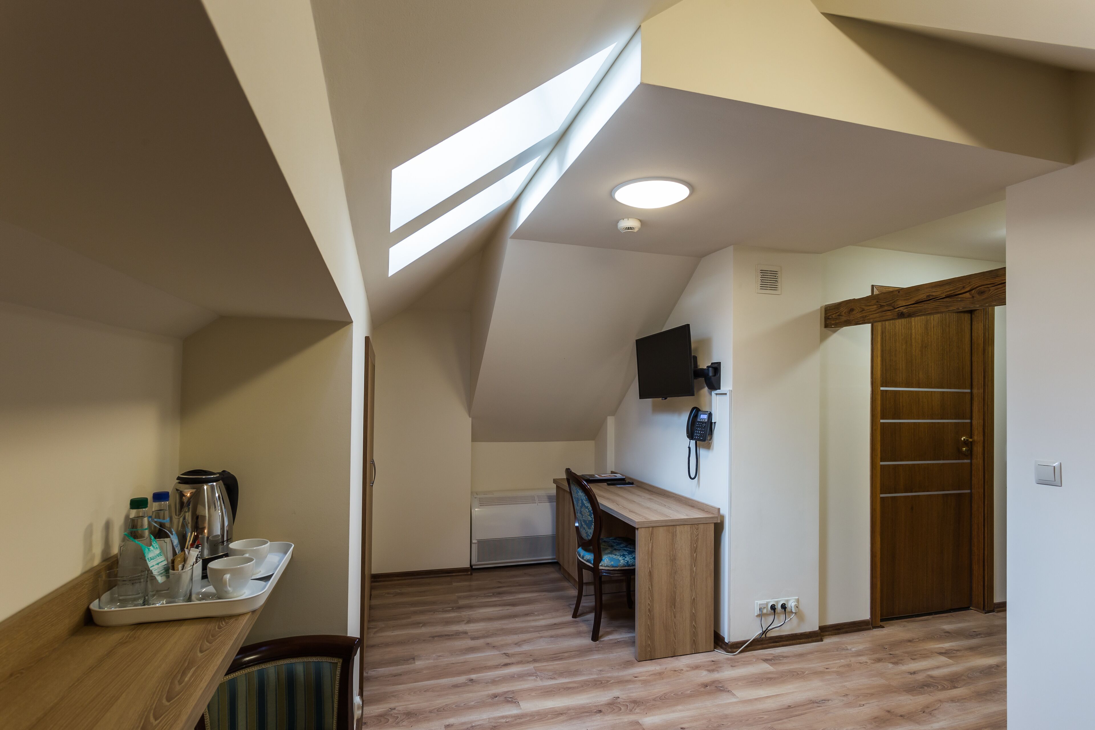 economy twin room, 1 bedroom | premium bedding, minibar, in-room safe, individually decorated