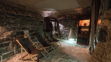 Innenpool, LiegestĂŒhle