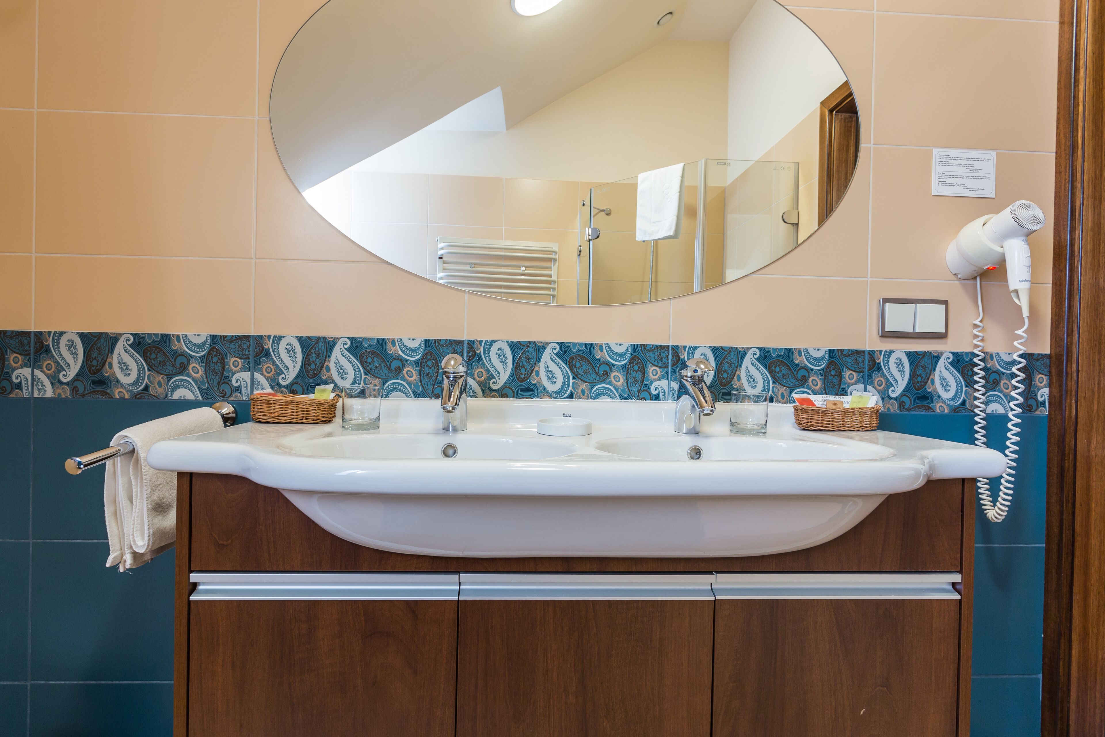 superior double room | bathroom sink