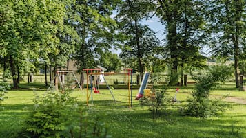 Area giochi per bambini (all'aperto)