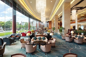 2 restaurants servant le petit déjeuner, spécialités Cuisine chinoise