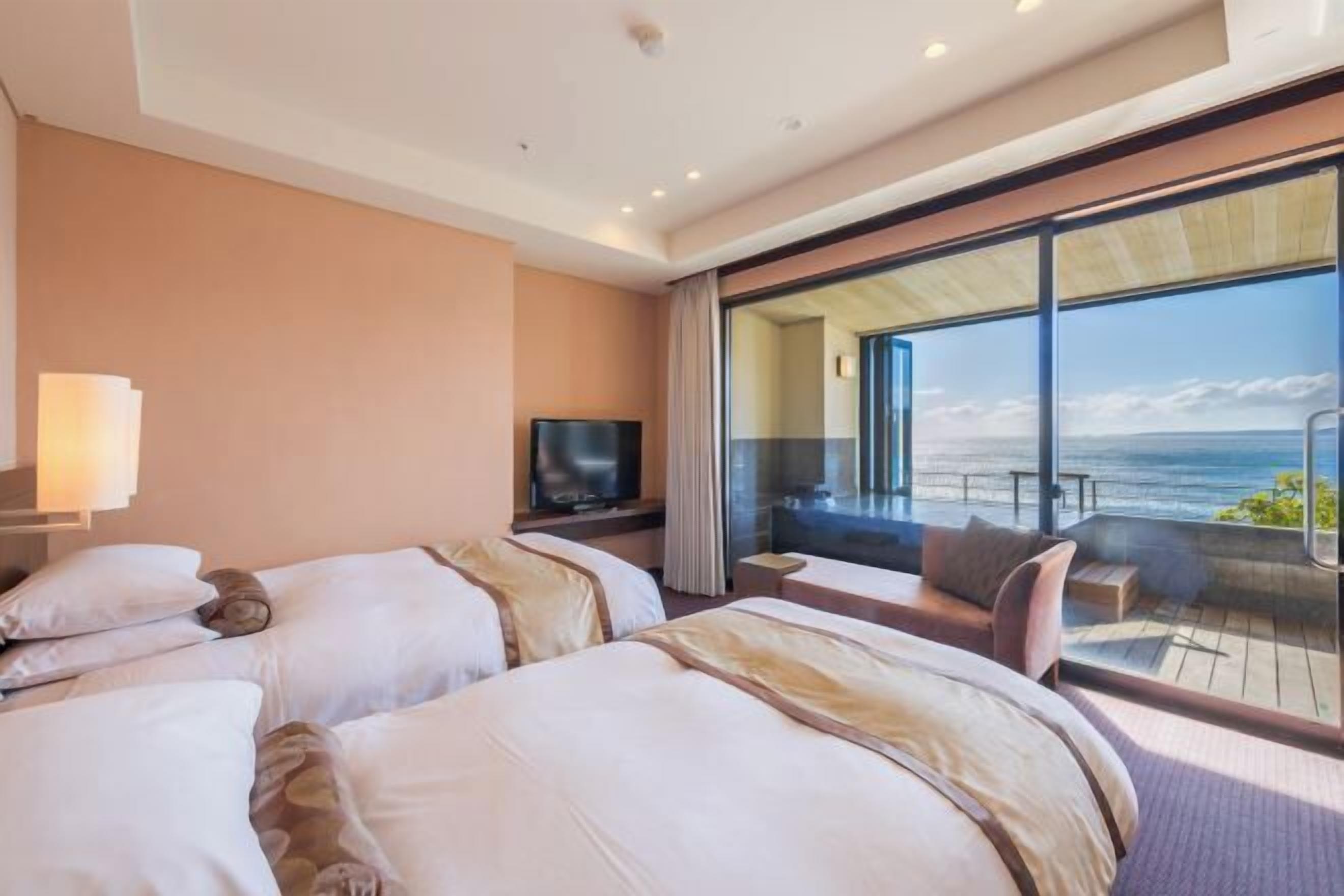 Premium bedding, minibar, in-room safe, free WiFi