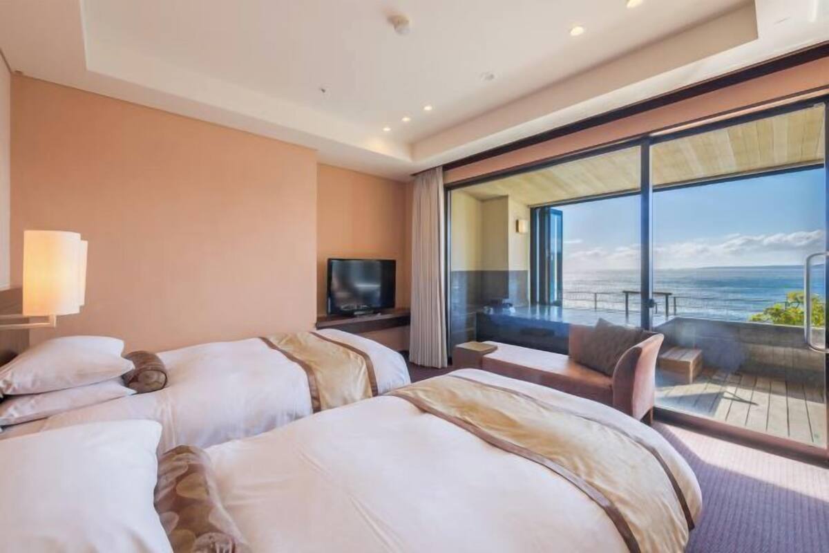 Premium bedding, minibar, in-room safe, free WiFi