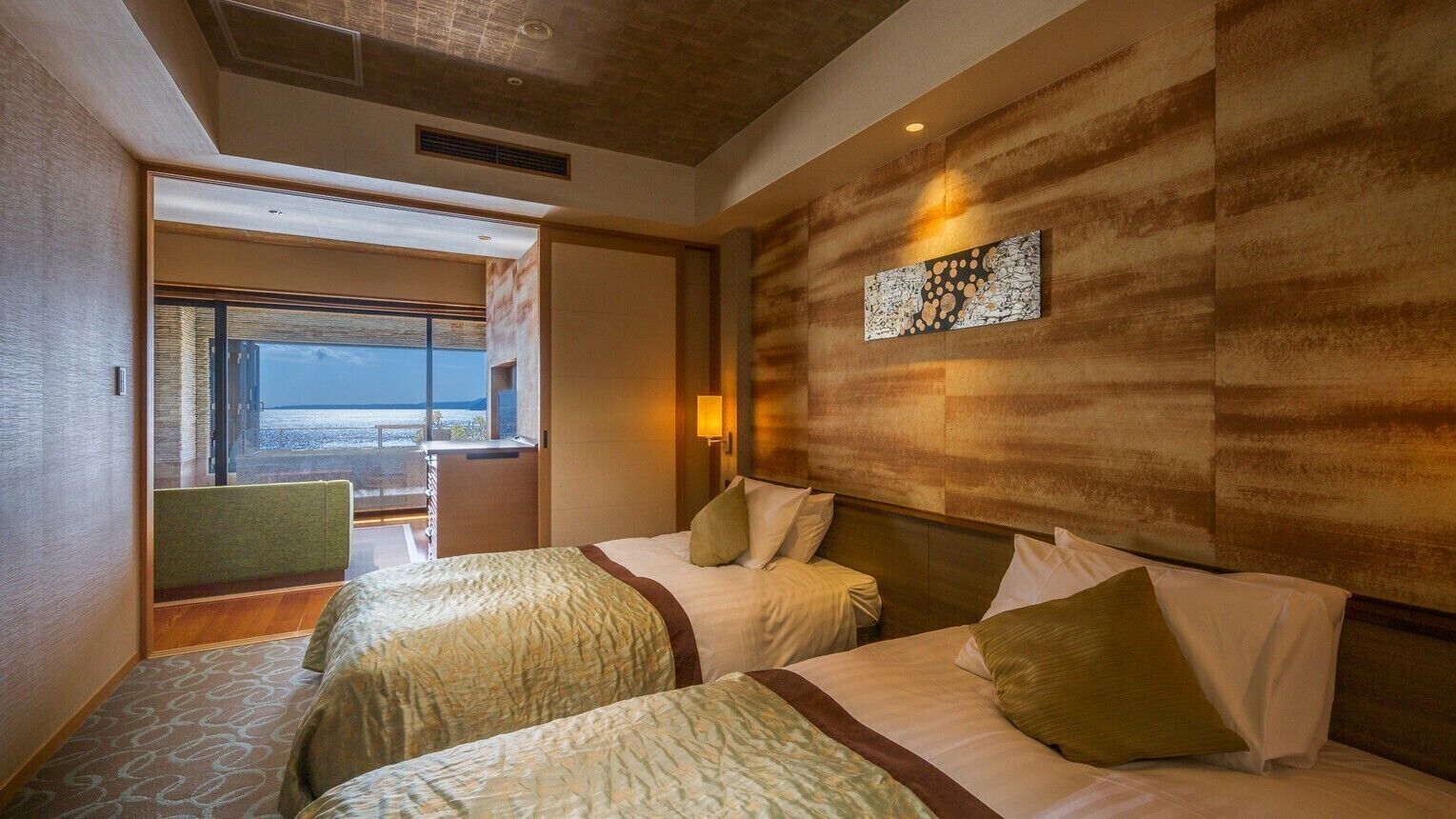 Premium bedding, in-room safe, WiFi (free)