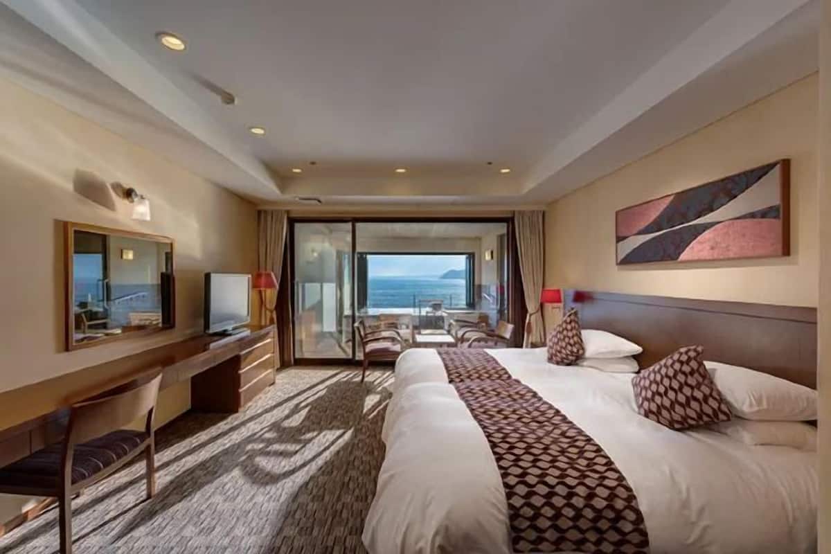 Ropa de cama de alta calidad y minibar
