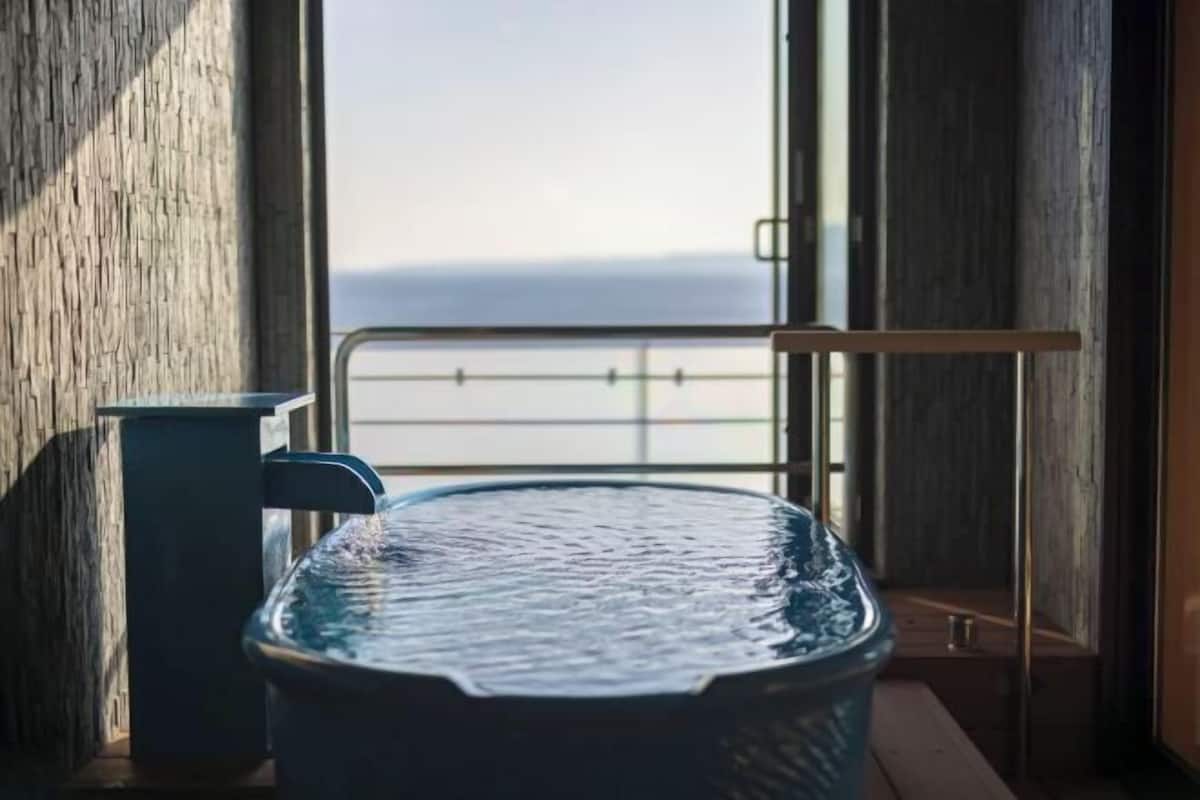 Spa | Body treatments, aromatherapy, facials, 1 treatment room