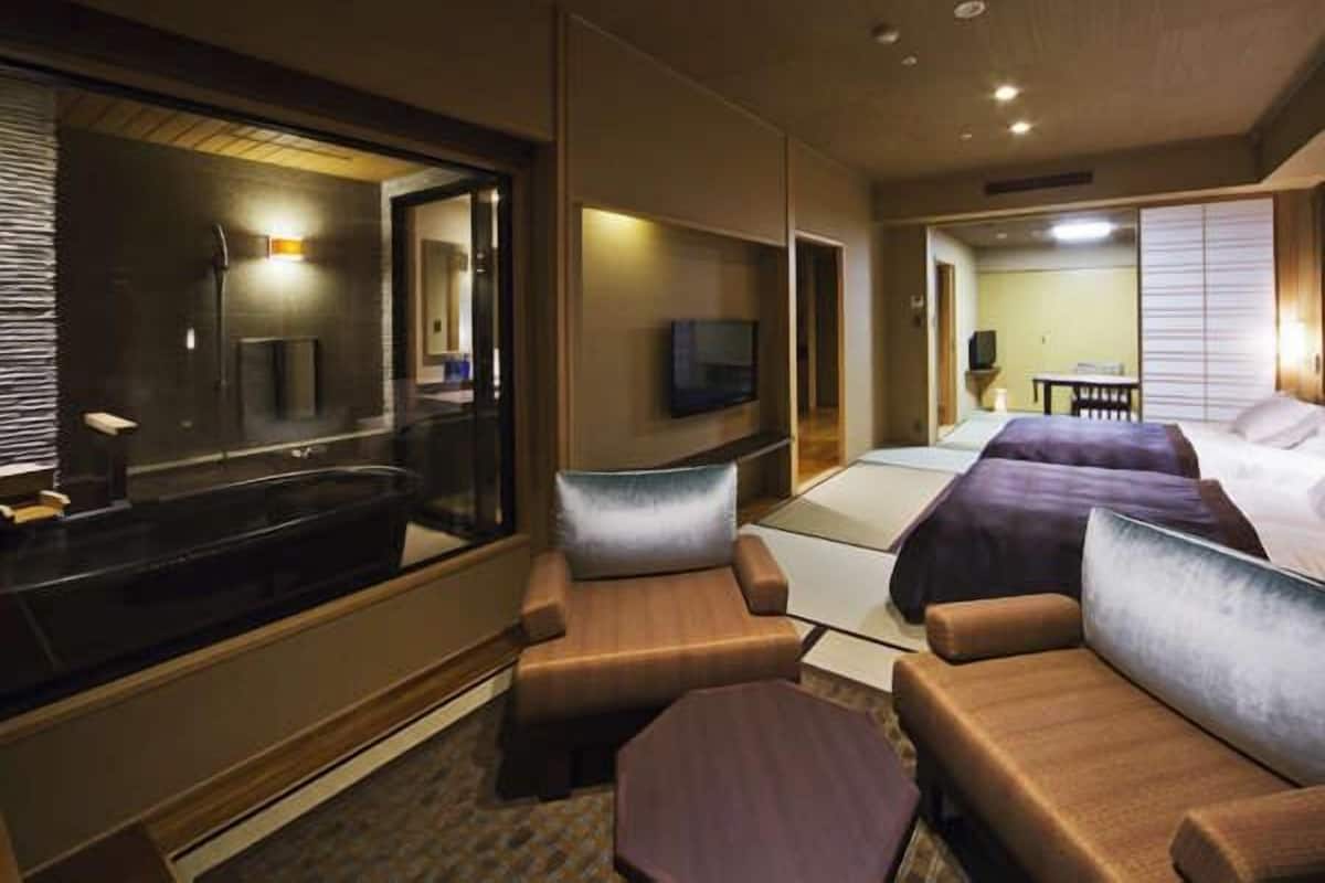 Ropa de cama de alta calidad y minibar