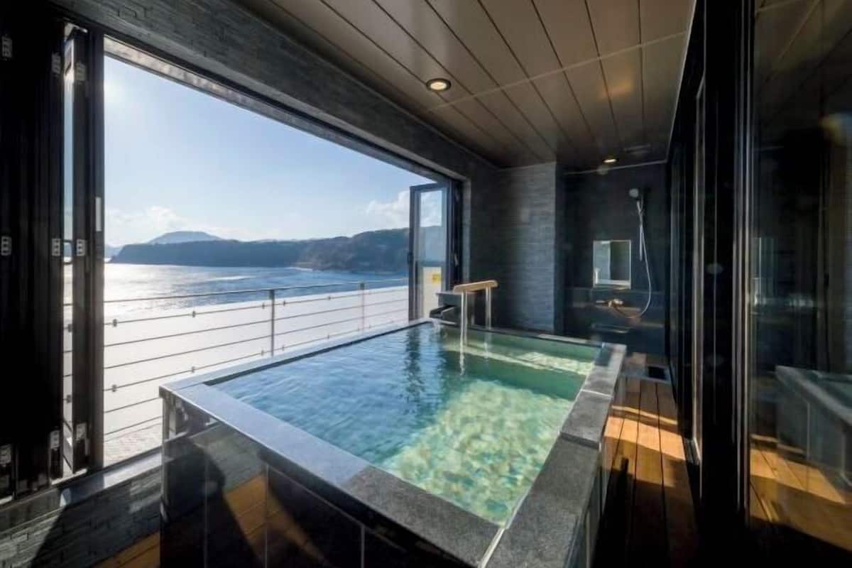 Spa | Body treatments, aromatherapy, facials, 1 treatment room