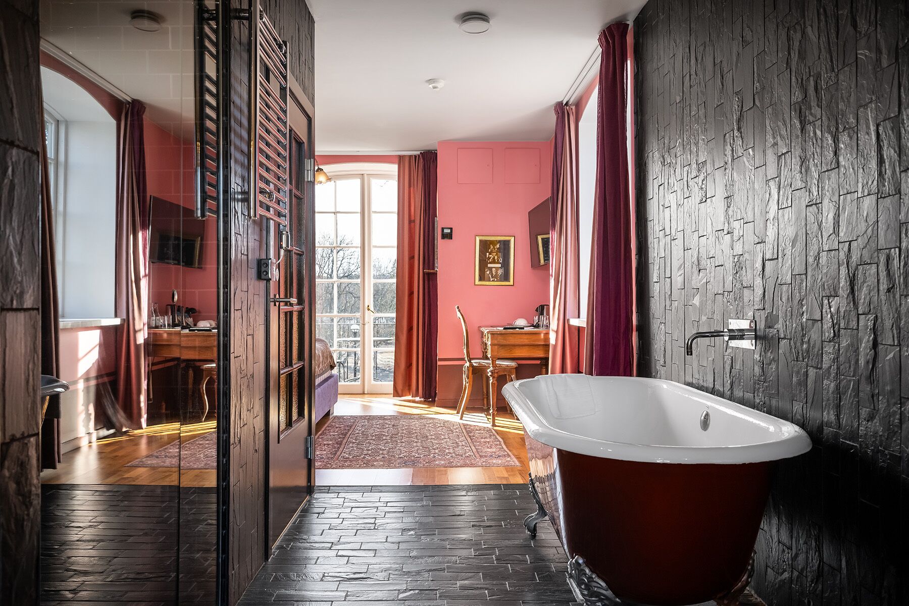 suite | 1 bedroom, premium bedding, desk, laptop workspace