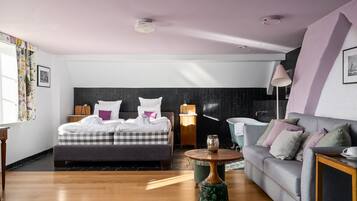 Junior Suite | Premium bedding, desk, laptop workspace, blackout drapes