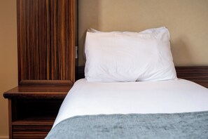 Quarto duplo | Escrivaninha, ferros/tábuas de passar roupa, Wi-Fi de cortesia