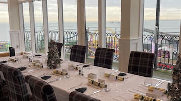 Breakfast, lunch and dinner served