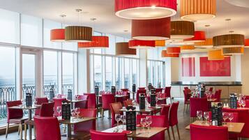 Breakfast, lunch and dinner served