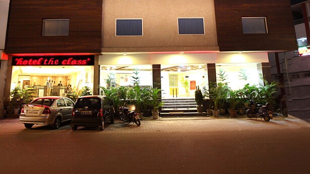 Front of property - evening/night - Hotel The Class (New Delhi)