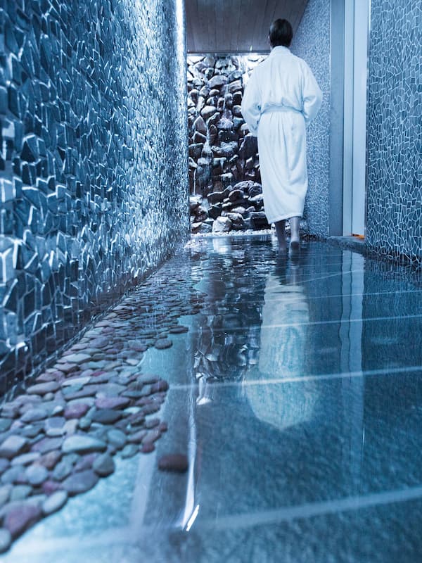 Sauna, steam room, body treatments, 1 treatment room, massages