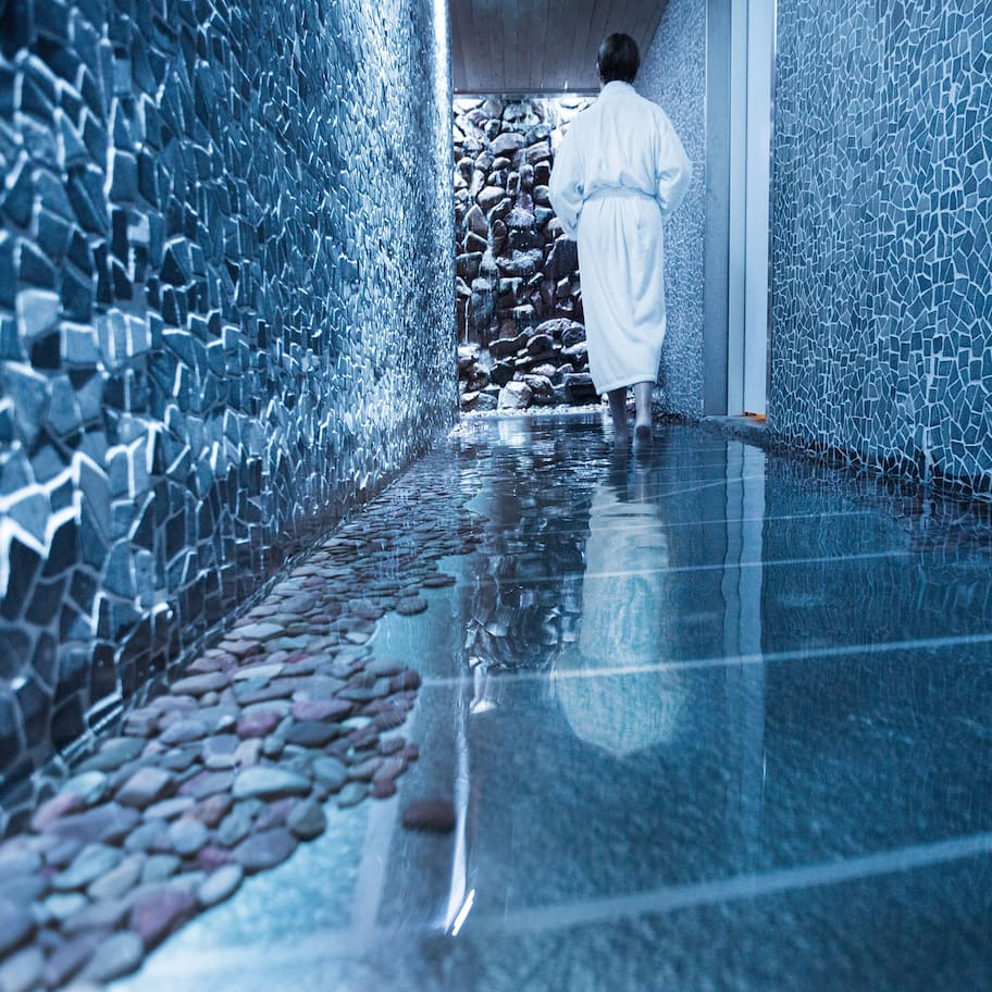 Sauna, steam room, body treatments, 1 treatment room, massages
