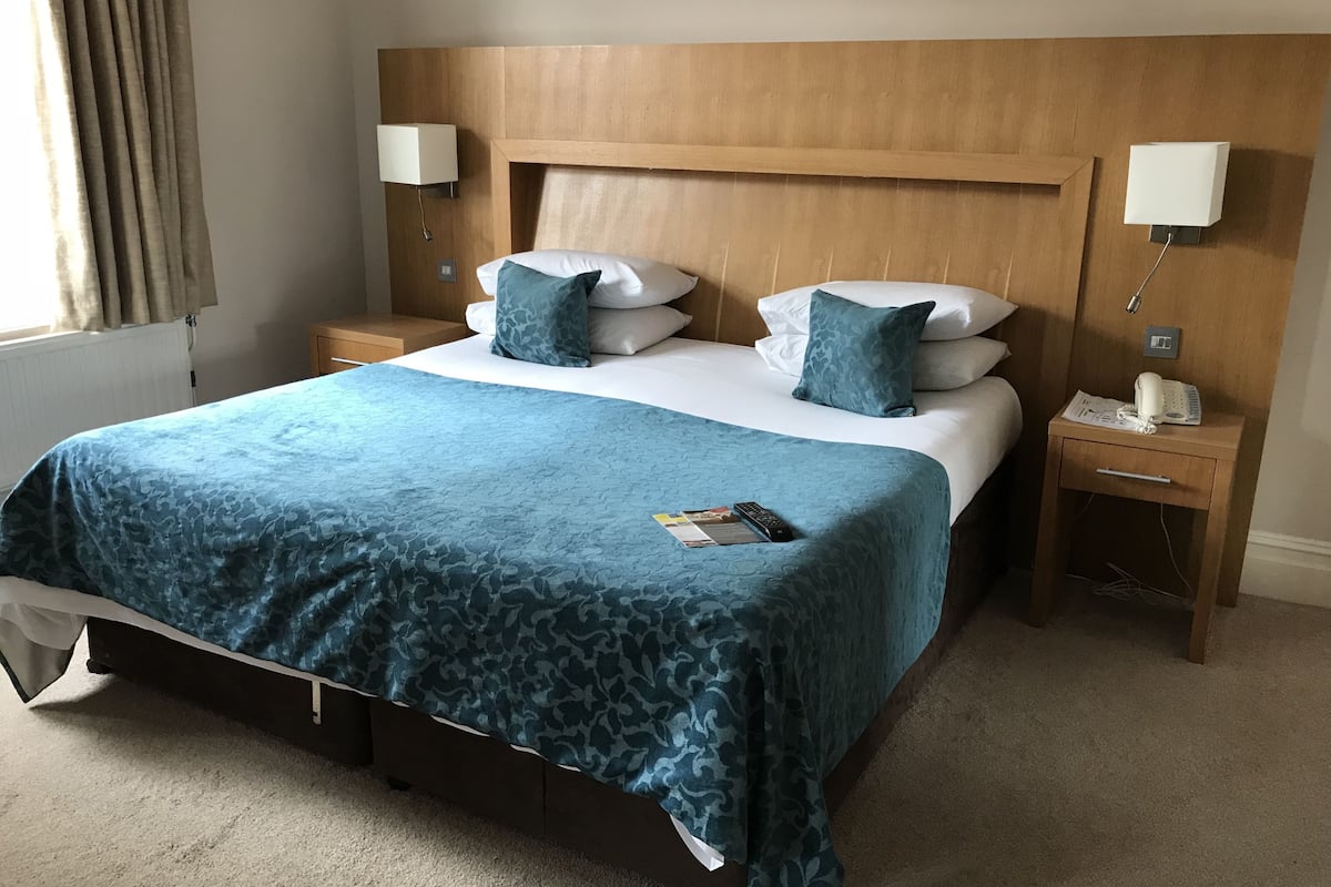 1 bedroom, in-room safe, desk, iron/ironing board