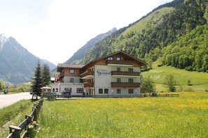 Façade de l’hébergement