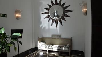 Junior suite, 1 slaapkamer | Woonkamer | Flatscreentelevisie