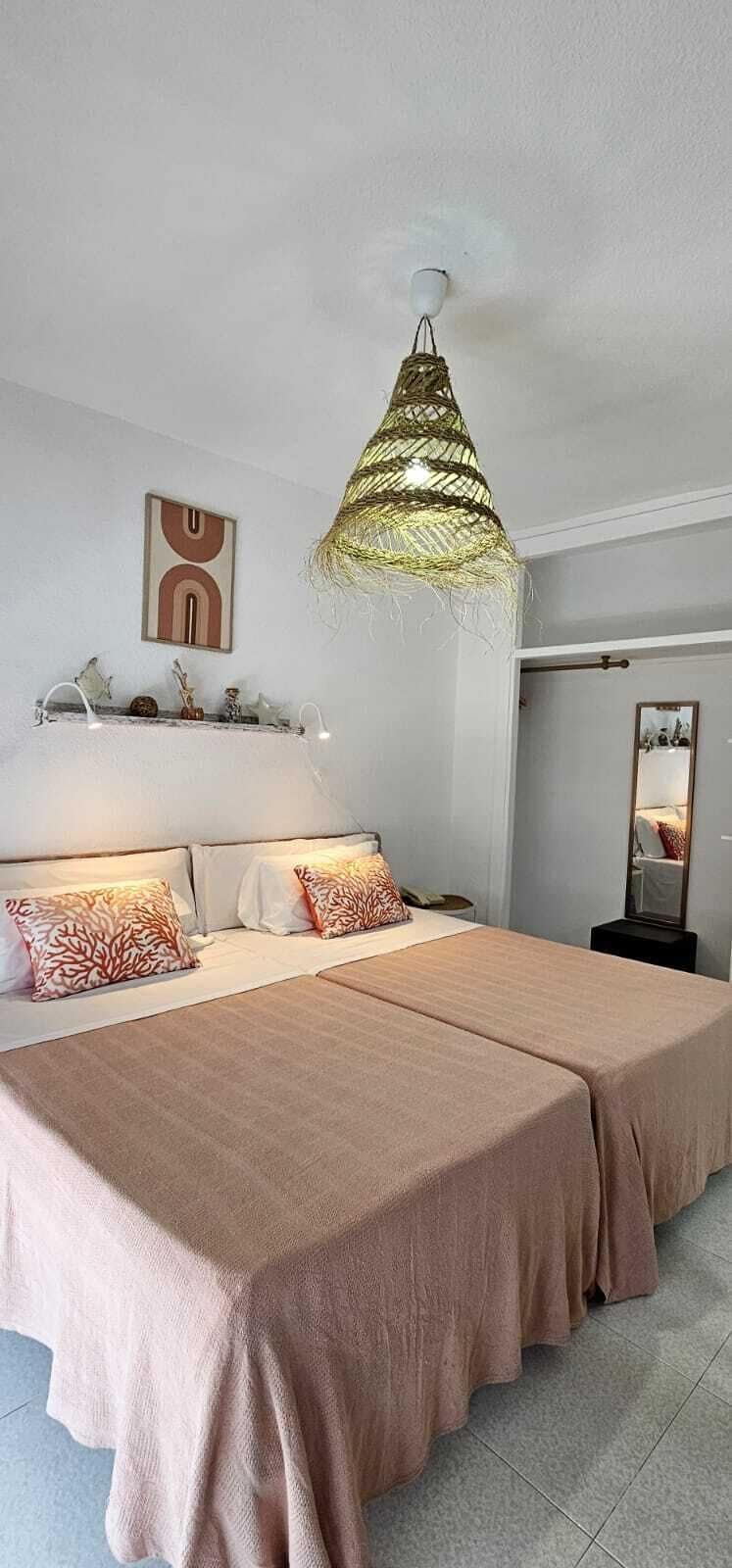 Chambre Double Supérieure | Bureau, Wi-Fi, draps fournis