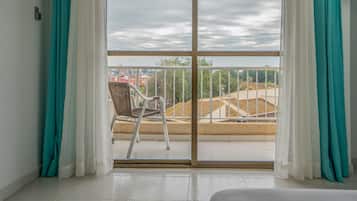 Superior Tek Büyük Yataklı Oda | Balkon manzarası