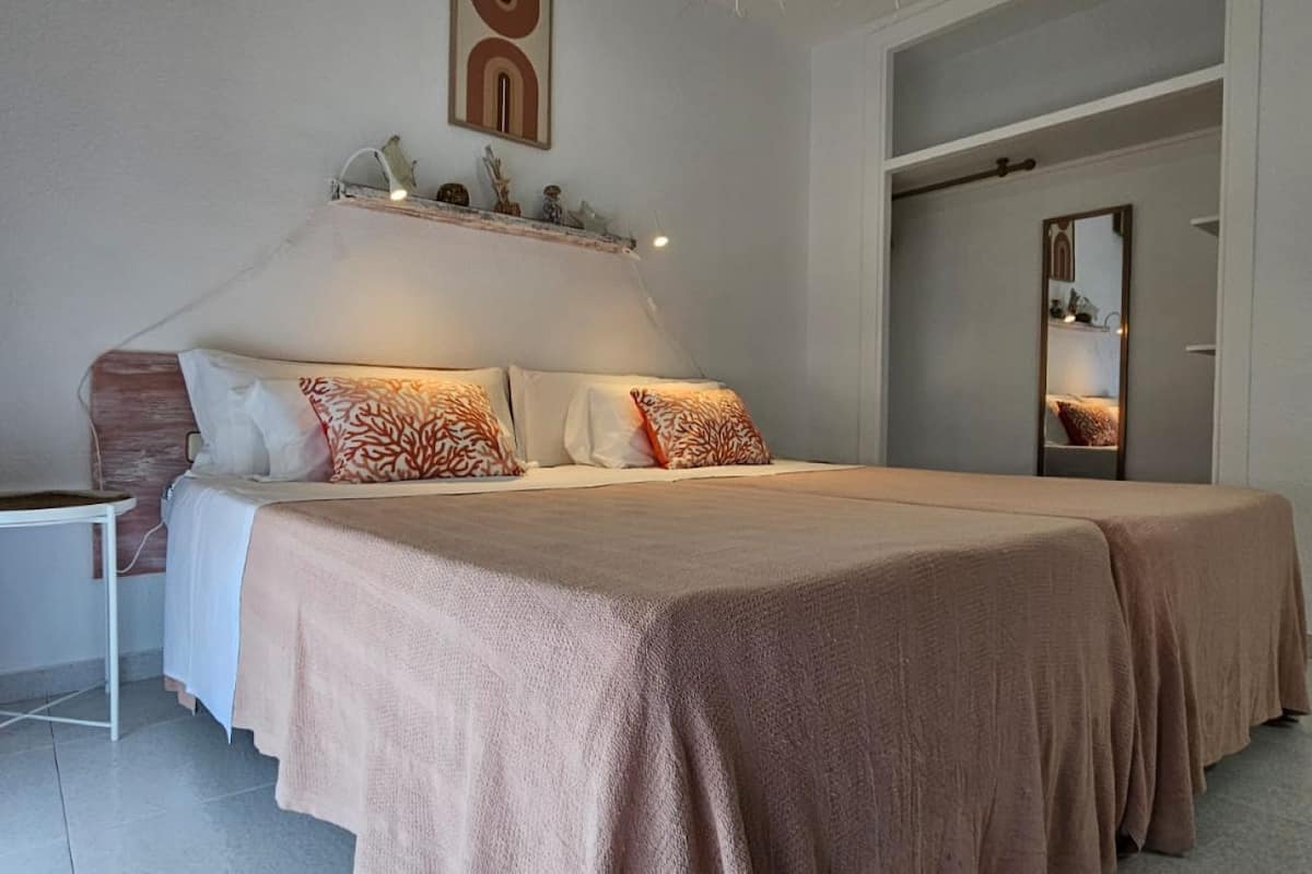 Superior Double Room | Desk, WiFi, bed sheets