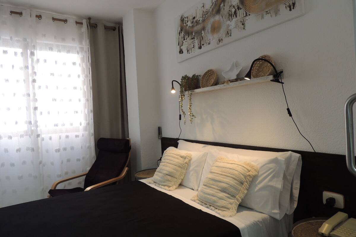 Double Room, Courtyard View | Desk, WiFi, bed sheets