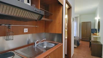 Comfort Studio, Sea View | Private kitchenette