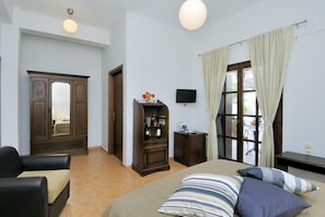 Triple Room, Ground Floor