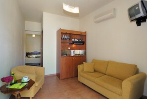 Standard Suite | Living area