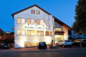 Front of property - Landhotel Garni Engelhard (Kirchheim am Ries)