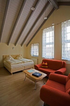 Junior Studio Suite - Landhotel Garni Engelhard (Kirchheim am Ries)