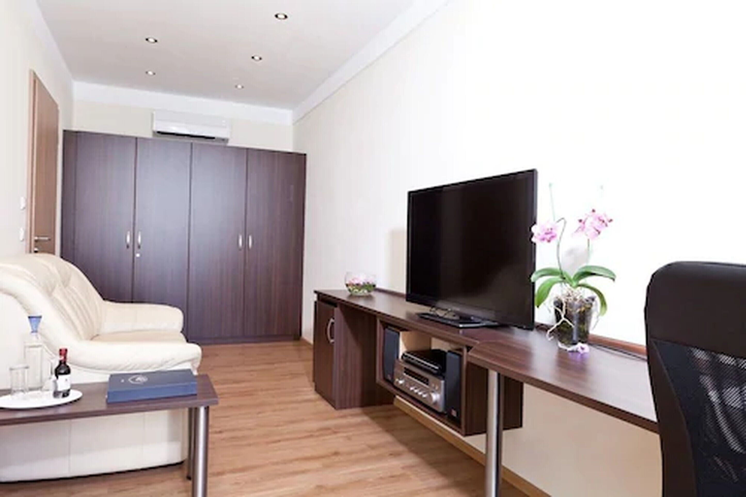 business single room | living area | dvd player