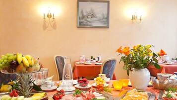 Daily buffet breakfast (EUR 12.50 per person)