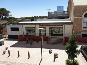 Exterior - Balcony On Sixth Lodge (Murray Bridge)