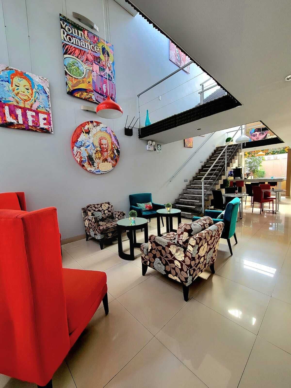 32 インチのスマートテレビ (デジタル放送視聴可)