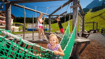 Children’s play area – outdoor