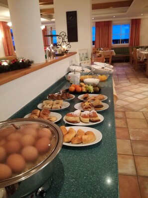 Daily buffet breakfast (EUR 15 per person)