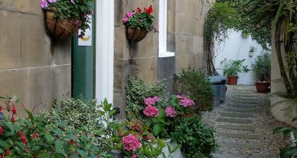 Grosvenor Gardens Hotel