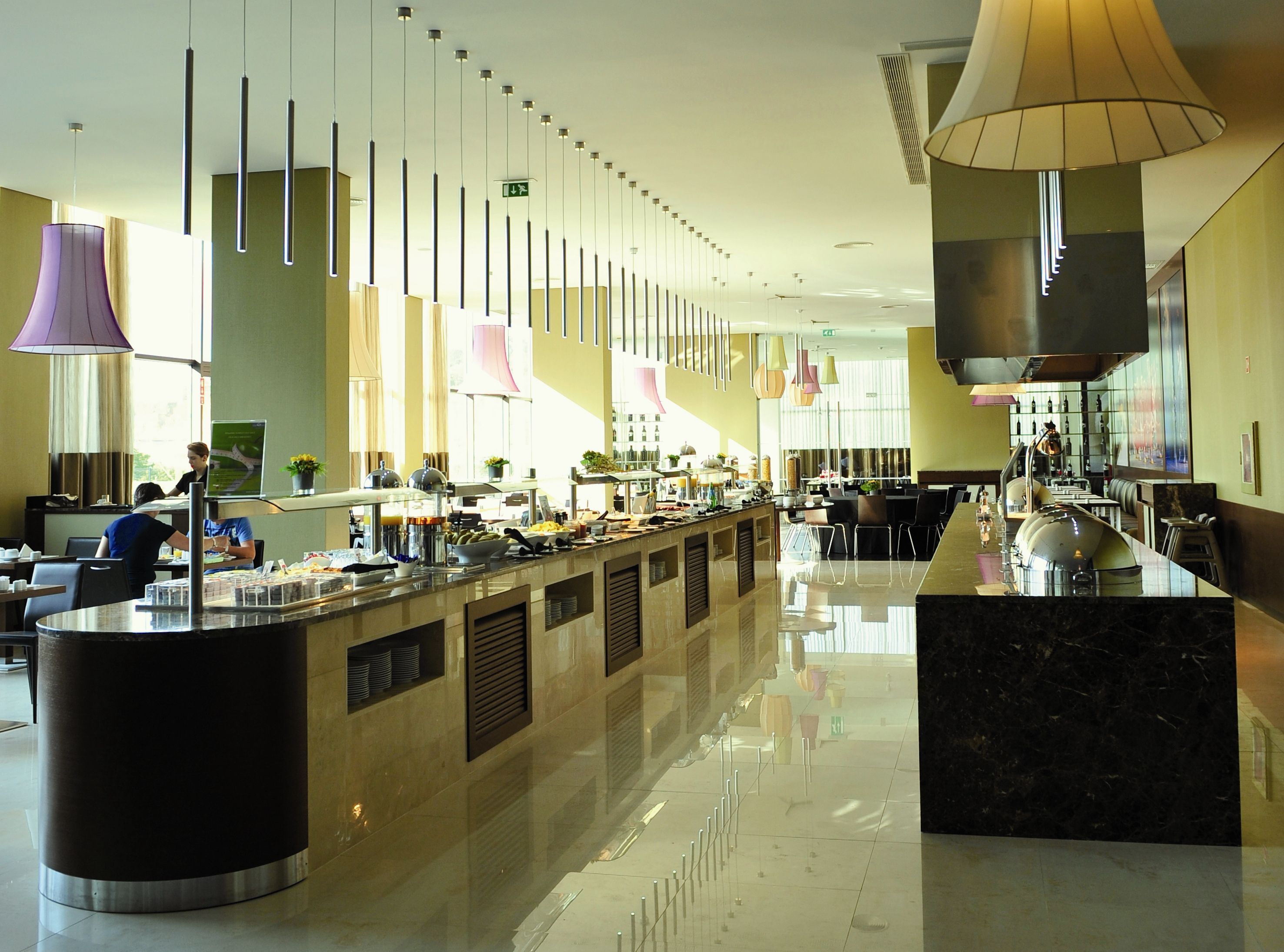 2 restaurants, breakfast, lunch, dinner served; international cuisine