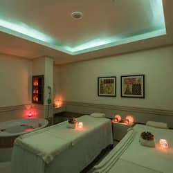 Couples treatment room(s), sauna, hot tub, steam room