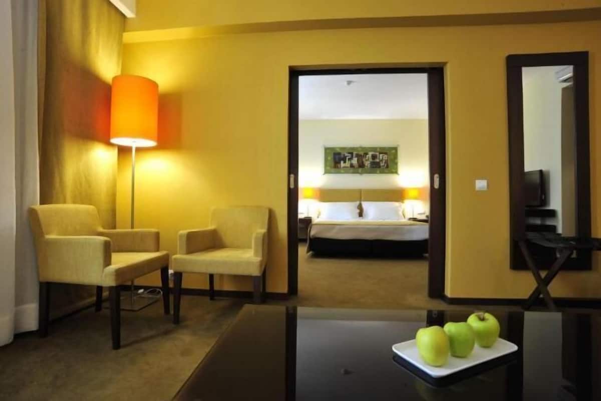 1 bedroom, minibar, in-room safe, desk